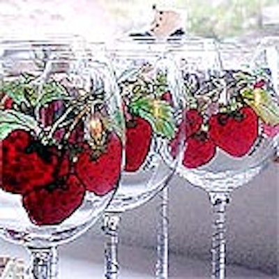 E2322disc 02 0813 Wineglasses 1 152