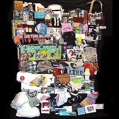E2367sho 02 0828 Giftbag 1 320