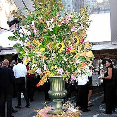 The tasting frenzy's center tent featured an enormous arrangement created by Ariston Florist.