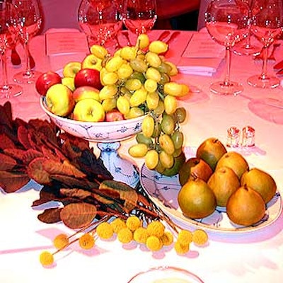At the National Design Awards at the Cooper-Hewitt National Design Museum, awards co-chair Murray Moss created elegant centerpieces out of fruit, ceramic bowls and branches of leaves.