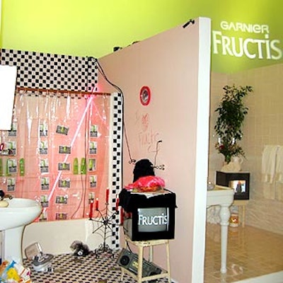 At the U.S. product launch party of Garnier's Fructis shampoo and conditioner at Whitespace, Masters of Branding created different bathrooms decorated with Fructis bottles.