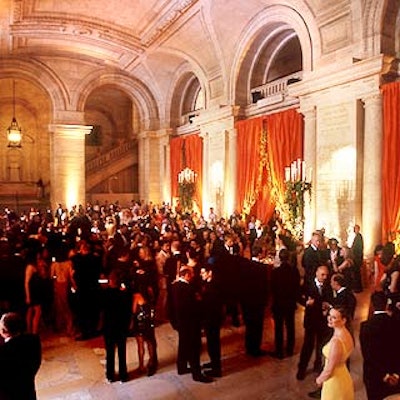 At the Council of Fashion Designers of America's awards, fashion folks and celebrity guests converged in the New York Public Library's Astor Hall for cocktail hour.