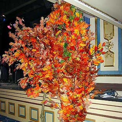 Groupings of big branches of oak leaves decorated the dining room.