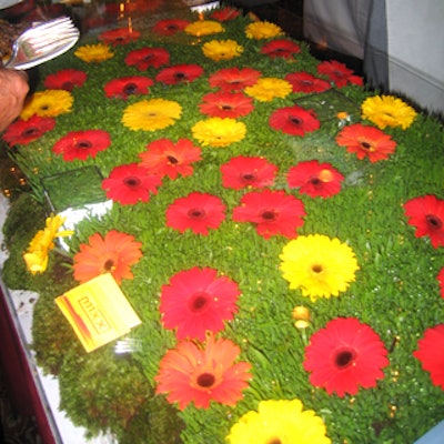 Mixx restaurant at the Borgata Hotel, Casino & Spa in Atlantic City created a colorful tasting table with a bed of moss, wheatgrass and red, orange and yellow gerbera daisies.