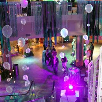 At the United Way 2004 Leadership Conference at the Florida Aquarium, purple lights illuminated the 'Sea'-themed area created by SHOWORKS.