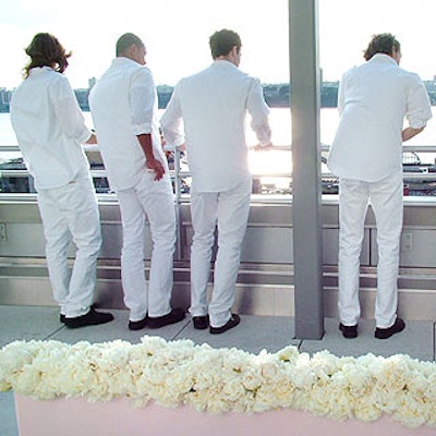 ThePartyCrew.net's waiters wore crisp white.