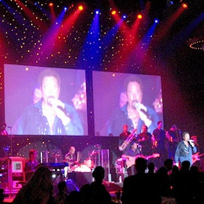 After dinner, Tom Jones entertained the crowd of 450 guests.