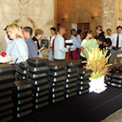 Hungry attendees grabbed a quick bite in a box.