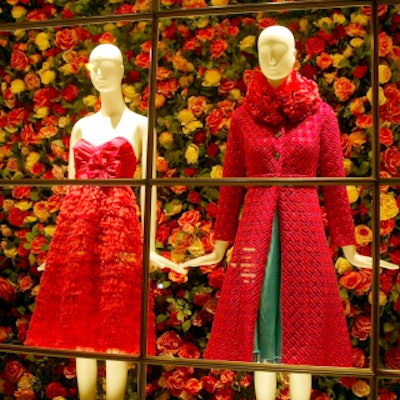 At the Marc Jacobs store opening party in Los Angeles, floral designer Raul Avila decorated the space with 600,000 roses.