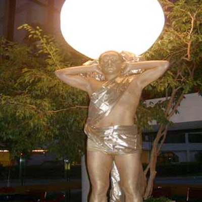 D Squared provided a lamp performer who stood in front of an Airstar light ball that illuminated the otherwise dim area.