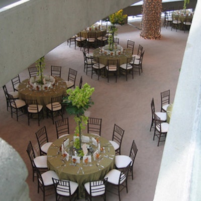 Roy Thomson Hall was the location for the annual Mount Sinai Hospital gala fund-raiser, which featured decor by Chair-man Mills and Around the Table.