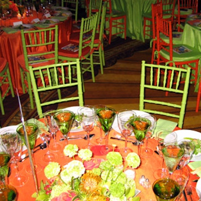At this year’s Gala Salute for Channels 13 and 21, Remco van Vliet chose a two-tone palette, with tables alternating in shades of bright green and deep orange.