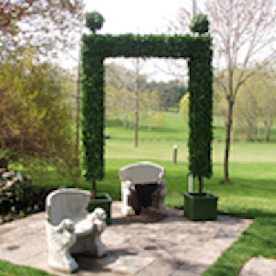 E483906 02 05 Disctopiary 1 152