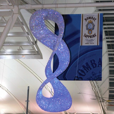 Bombay Sapphire unveiled the Yves Behar-designed chandelier “Voyage” at John F. Kennedy International Airport’s Terminal 4.