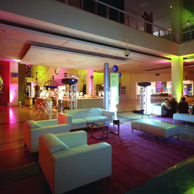 In the lobby, a futuristic lounge featured bar tables topped with reproductions of 1950’s toy robots.