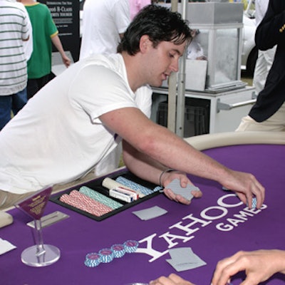 Professional poker player Antonio Esfandiari played Texas Hold'em with lounge-goers.