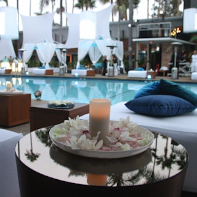 E! Networks’ Summer Splash party at the Hollywood Roosevelt Hotel’s poolside Tropicana Bar featured flowing white fabrics and white vinyl furniture.