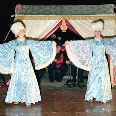 Traditional Russian dancers entertained guests during dinner.