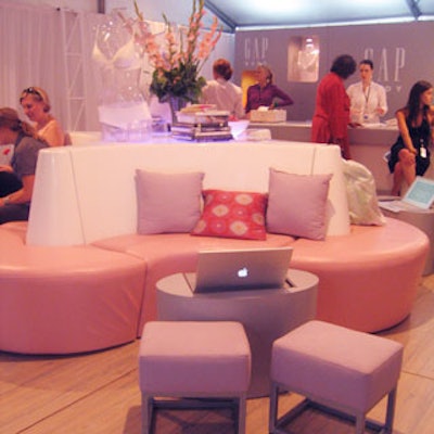 For GapBody’s six-city Bra Bar Style Tour, A Squared Group designed and constructed a chic lounge where guests could relax and get fitted.