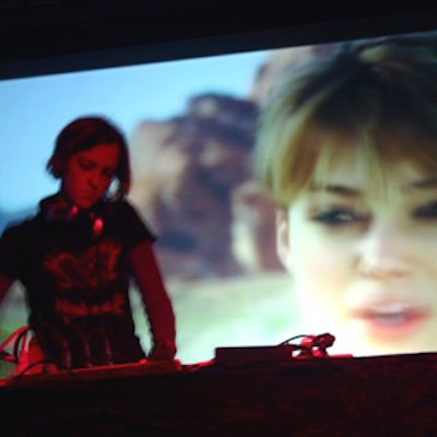 DJ Samantha Ronson played a hypnotic mix of eclectic mash-ups.