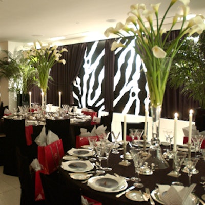 At Holt Renfrew, the dining area was bold with a black-and-white motif.