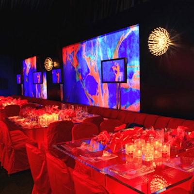 Thomas Ford designed a chic red-dominated space.