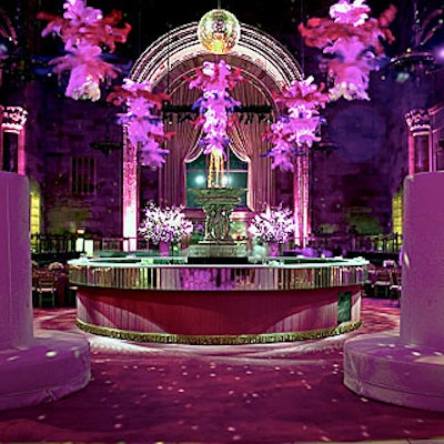 A beveled mirror bar swathed in hot pink velvet-embossed wallpaper was the main attraction of Cipriani's massive hall, topped off with a 30-foot marble fountain in its center.