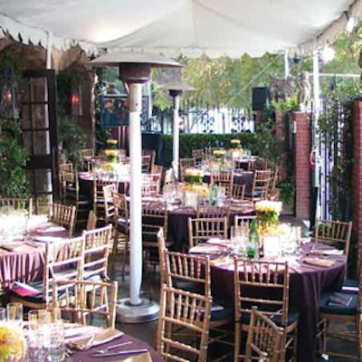 The viewing party had only 400 seated guests and another 100 for drinks.