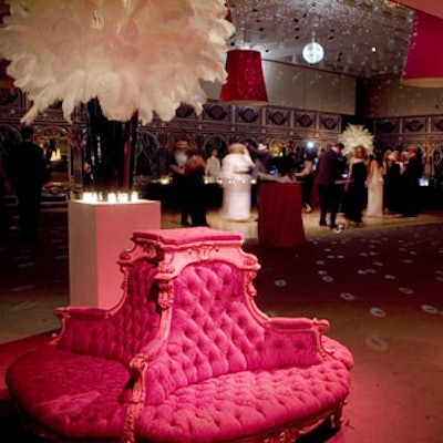 A black and white mural whose design replicated that of the Plaza's ballroom lined two walls of the Christie Room. Huge, lacquered vases containing either all black or all white ostrich plumes provided a festive touch.