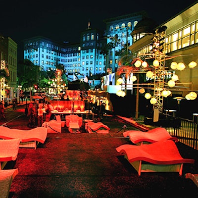 Frank Gehry's style was the inspiration for an outdoor artscape on Rodeo Drive that served as the setting for Tiffany's launch of his new line of jewelry and home accessories.