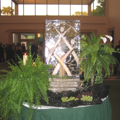 An ice sculpture of the Sun Coast Hospital logo graced the event entryway.