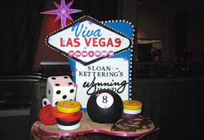Ron Ben Israel replicated the 'Welcome to Las Vegas' sign as a cake.