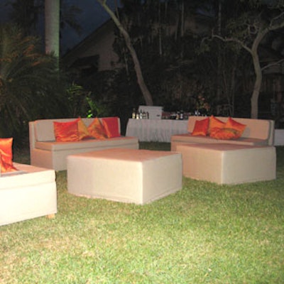 Fabulous Linen provided a plush lounge area for guests to relax on during the event.