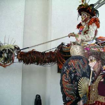 Stiltwalkers from Busch Gardens Tampa Bay greeted guests.