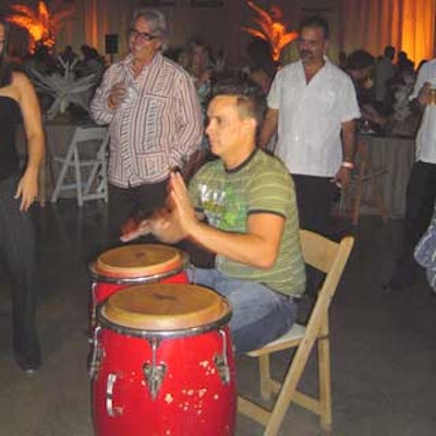 A bongo player from Melecumbe Afro-Venezuelen Music entertained guests.