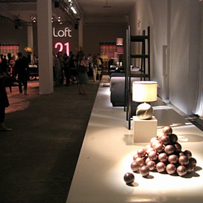Tertner displayed the furniture on two 60-foot-long white pedestals.