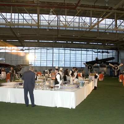 Classic airplanes flanked the large buffet station and bar in the centre of the event space.