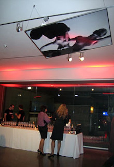 The photographic exhibition wasn´t restricted to walls. Large prints also hung from the gallery´s ceiling.
