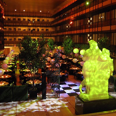 The Dorothy Draper-inspired decor for the Avon Foundation awards in the New York State Theater’s Grand Promenade mimicked an outdoor garden.