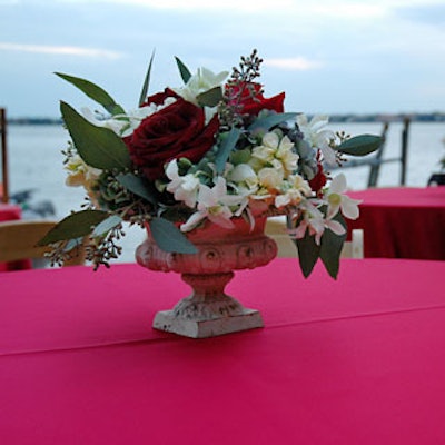 Lee Forrest Design was responsible for the centerpieces, which used mostly red and white colors to reflect the Austrian flag.