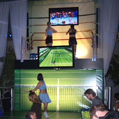 At Boulevard3 for the Nintendo Wii launch, sportswear-clad models demonstrated tennis and boxing games.