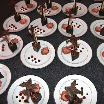 The way to end an aviation-focused event? With these delicious, chocolate desserts with Boeing 727s on them.