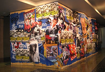 Celebrity guests (including Alec Baldwin, Hope Davis, and Lauren Bacall) and cast members had their photo ops in front of a panel covered with posters, graffiti, znd High Fidelity logos near the venue’s entrance.