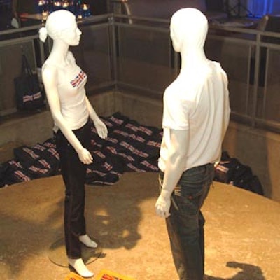 Mannequins wore T-shirts and jeans from sponsor Hudson.