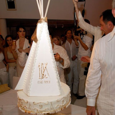 A teepee cake was brought out during the Deborah Gibson performance of 'Happy Birthday to You' to commemorate the occasion.