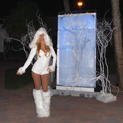 Models outfitted as snow bunnies, with faux fur-trimmed outfits, posed throughout the evening.