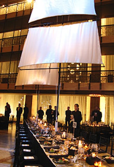 The gold-and-black color scheme, evident in such elements as table linens and lighting, capitalized on the gold-and-black interior of the theater’s Grand Promenade. The gala raised $950,000 for the New York City Opera.