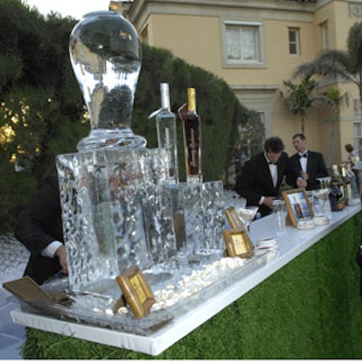 Ice sculptures from So Cool Events adorned a bar also covered in artificial grass. Signature rum drinks were provided by sponsor Tommy Bahama.
