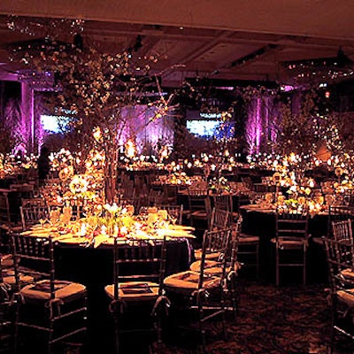 Sung Jung of Doro's Annex transformed the Broadway Ballroom of the Marriott Marquis into a winter wonderland for the Lighthouse International Winternight 2001 dinner.