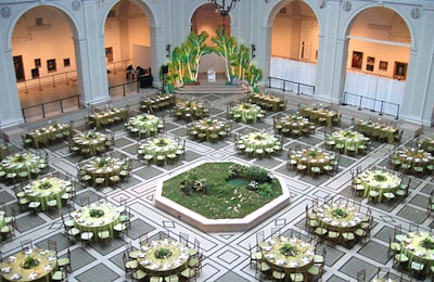 Planners arranged tables around the 18-foot octagonal platform (a covered non-working fountain) in the center of the court.